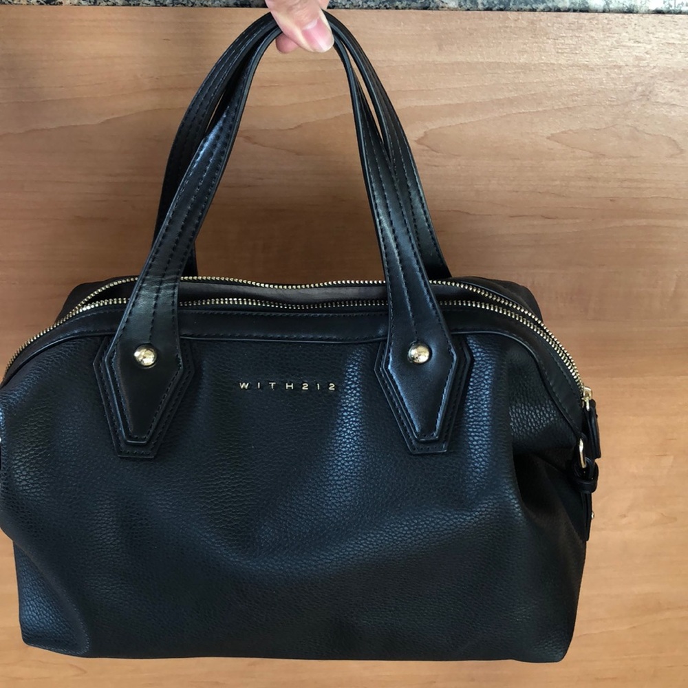 Closet clean out! Gently used! Hand bag/crossbody!